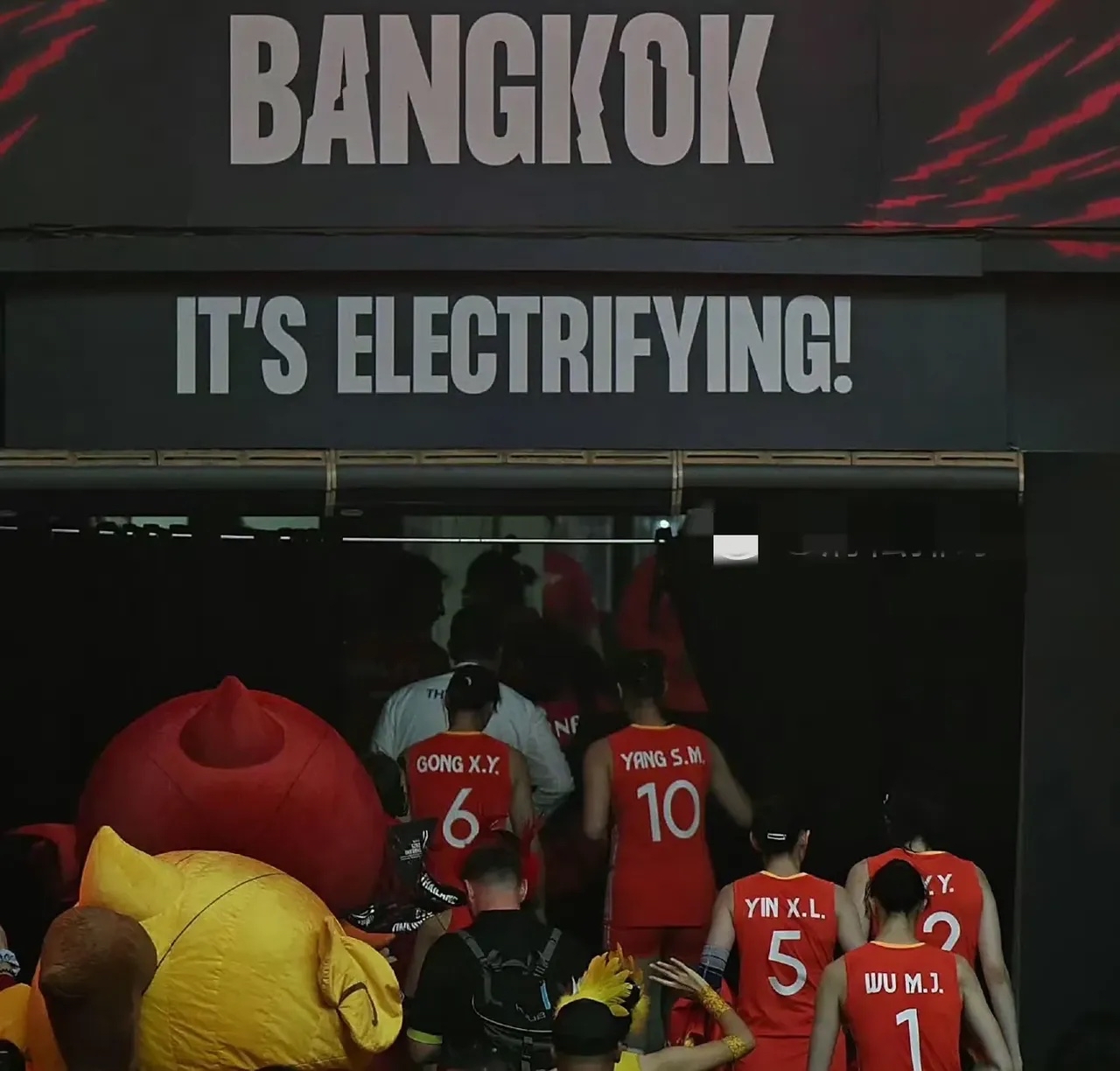 荷甲赛程吃紧，上海久事清晨战术微调，球迷炸锅，临场指挥获称赞的简单介绍-开云中国电竞官方网站